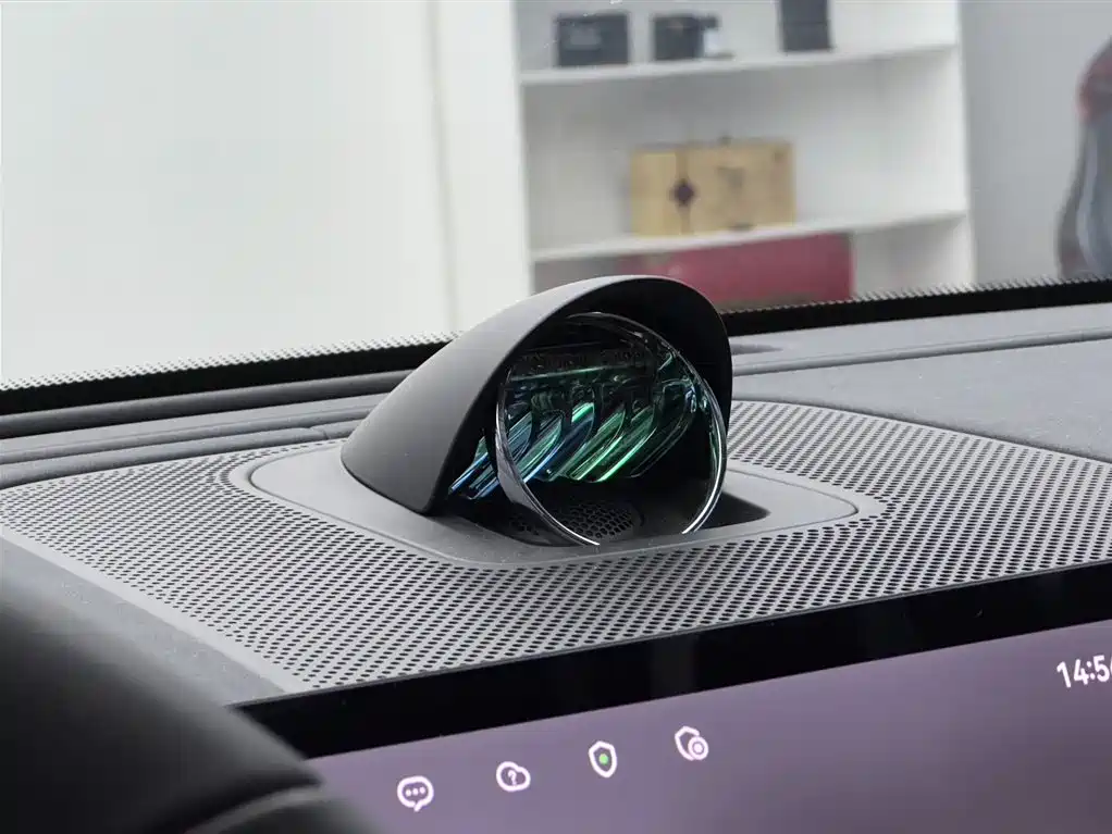 AITO ASK THE WORLD M8