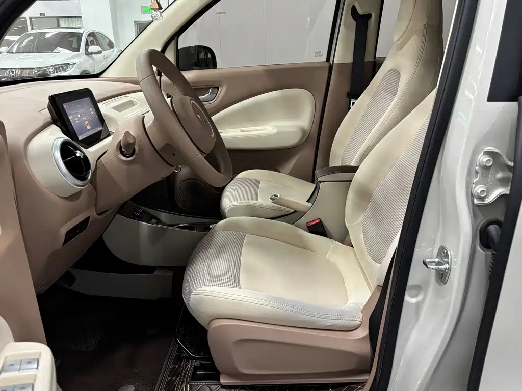 Wuling MINIEV — миниатюра 4
