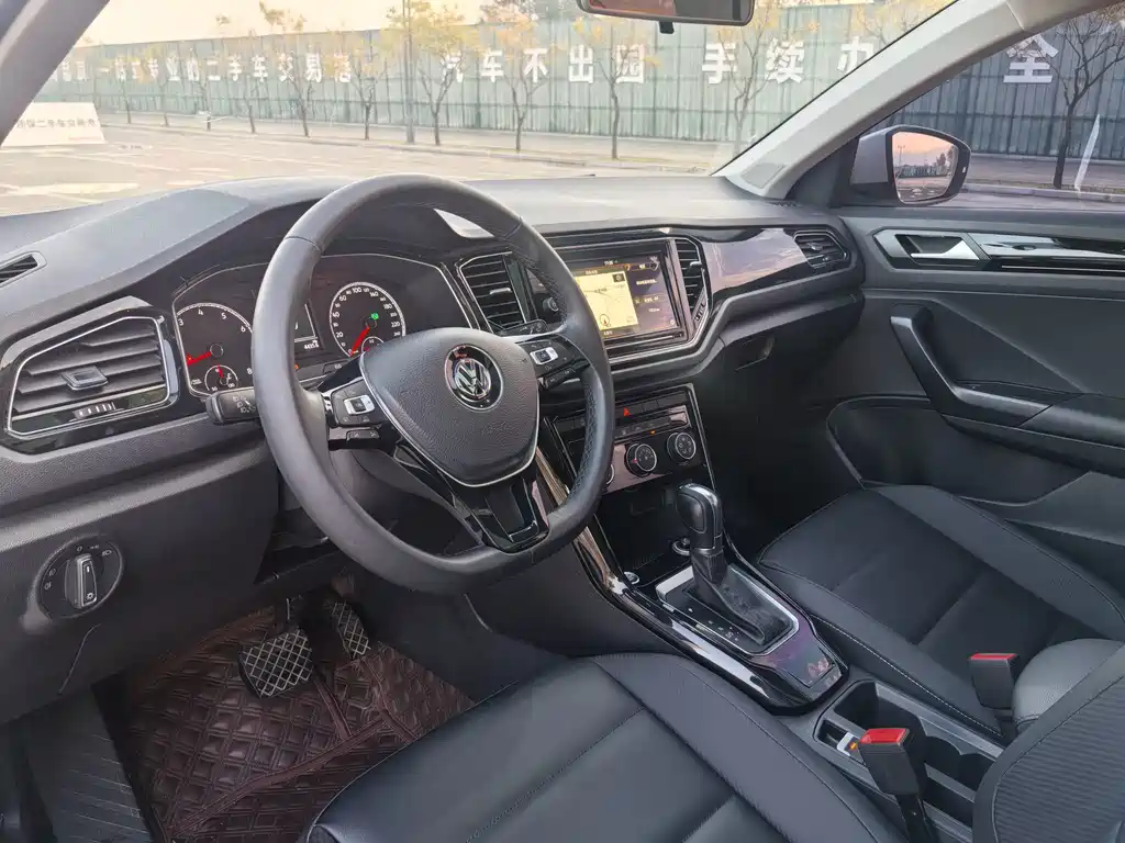 Volkswagen T-Roc — миниатюра 4