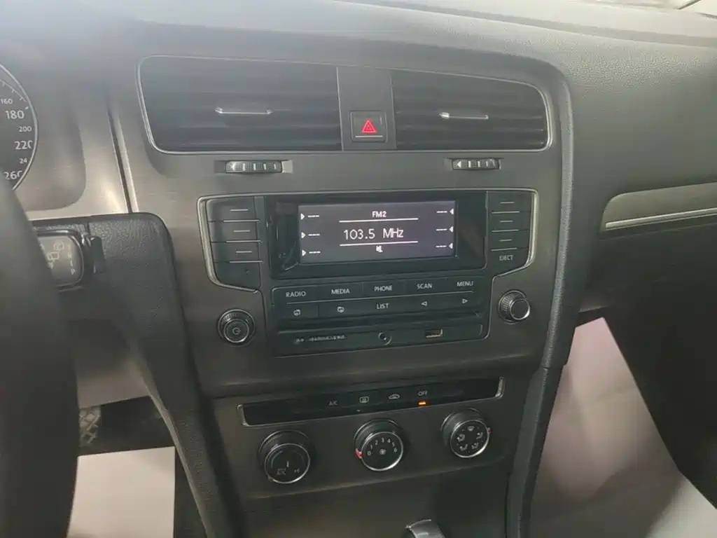 Volkswagen Golf — миниатюра 13