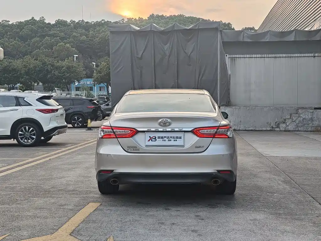 Toyota Camry — миниатюра 7