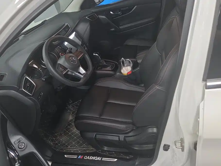 Nissan Qashqai — миниатюра 9