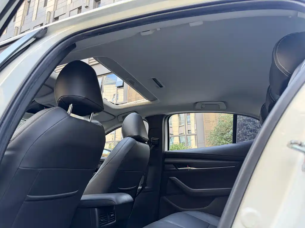 Mazda 3 Axela — миниатюра 11