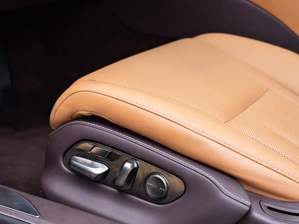 Lexus LS — миниатюра 19