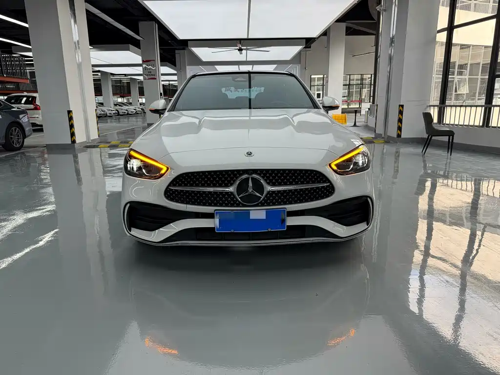 Mercedes-Benz C-Class — миниатюра 2