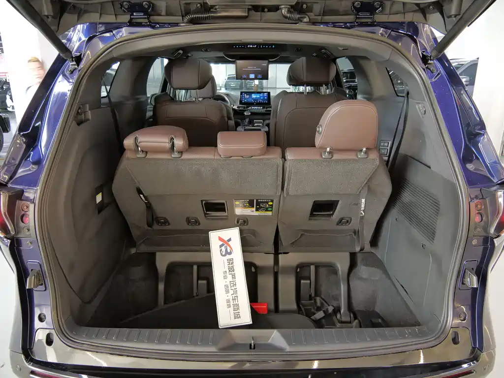 Toyota Sienna — миниатюра 19
