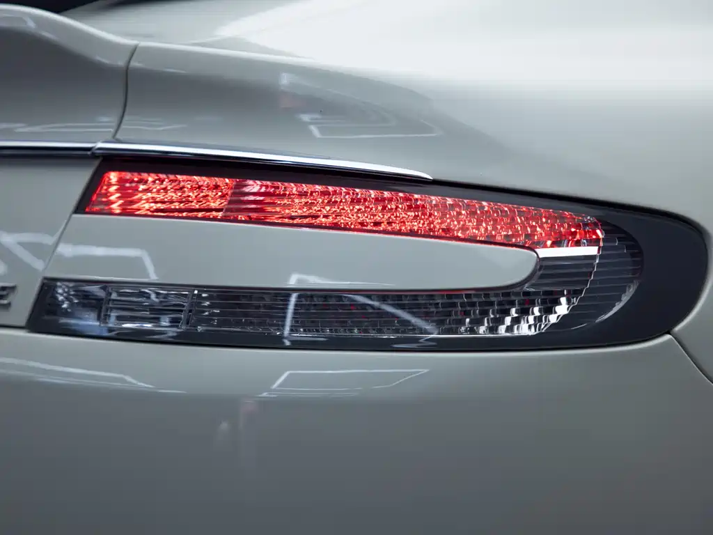 Aston Martin Rapide — миниатюра 34