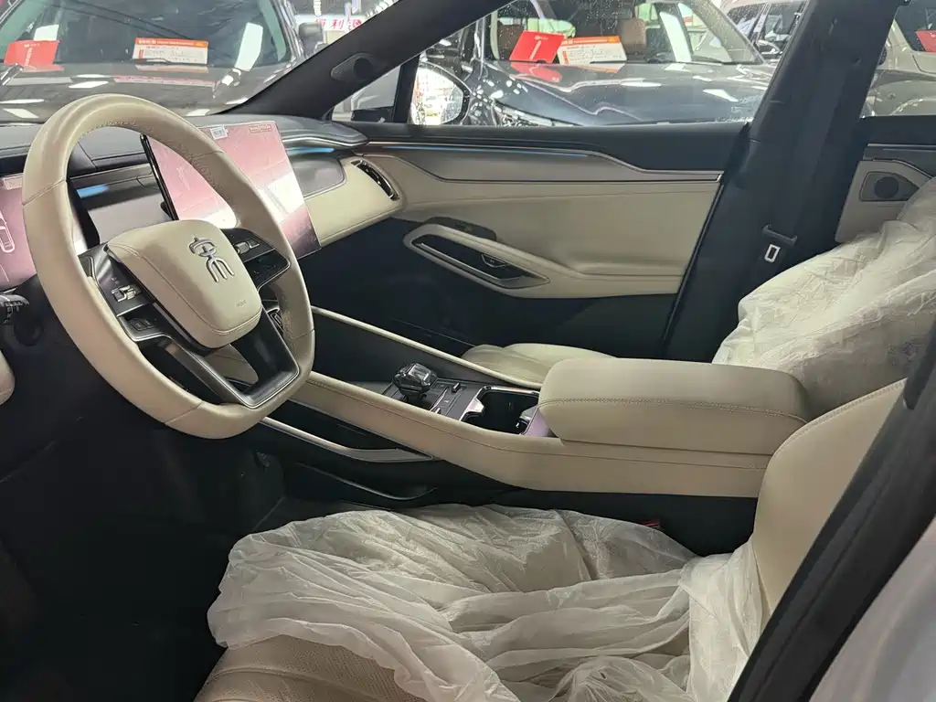 BYD L EV — миниатюра 5