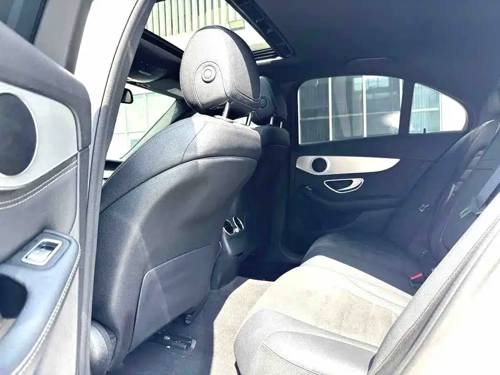 Mercedes-Benz C-Class — миниатюра 9