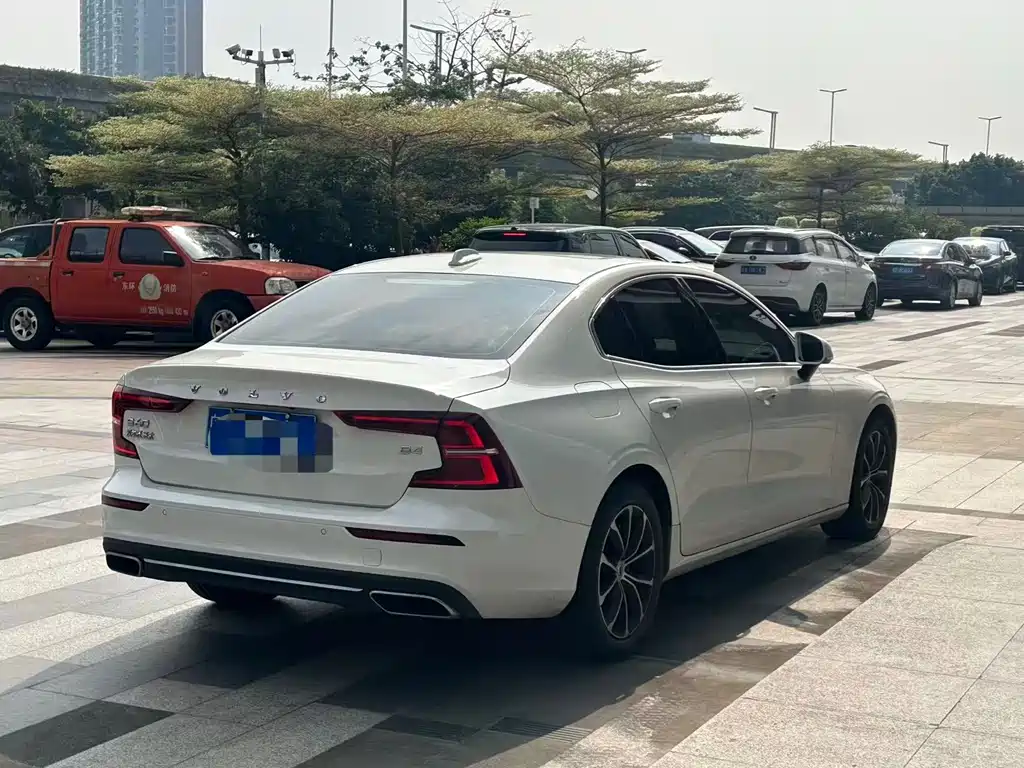 Volvo S60 — миниатюра 4