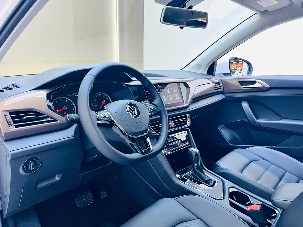 Volkswagen Tharu — миниатюра 5