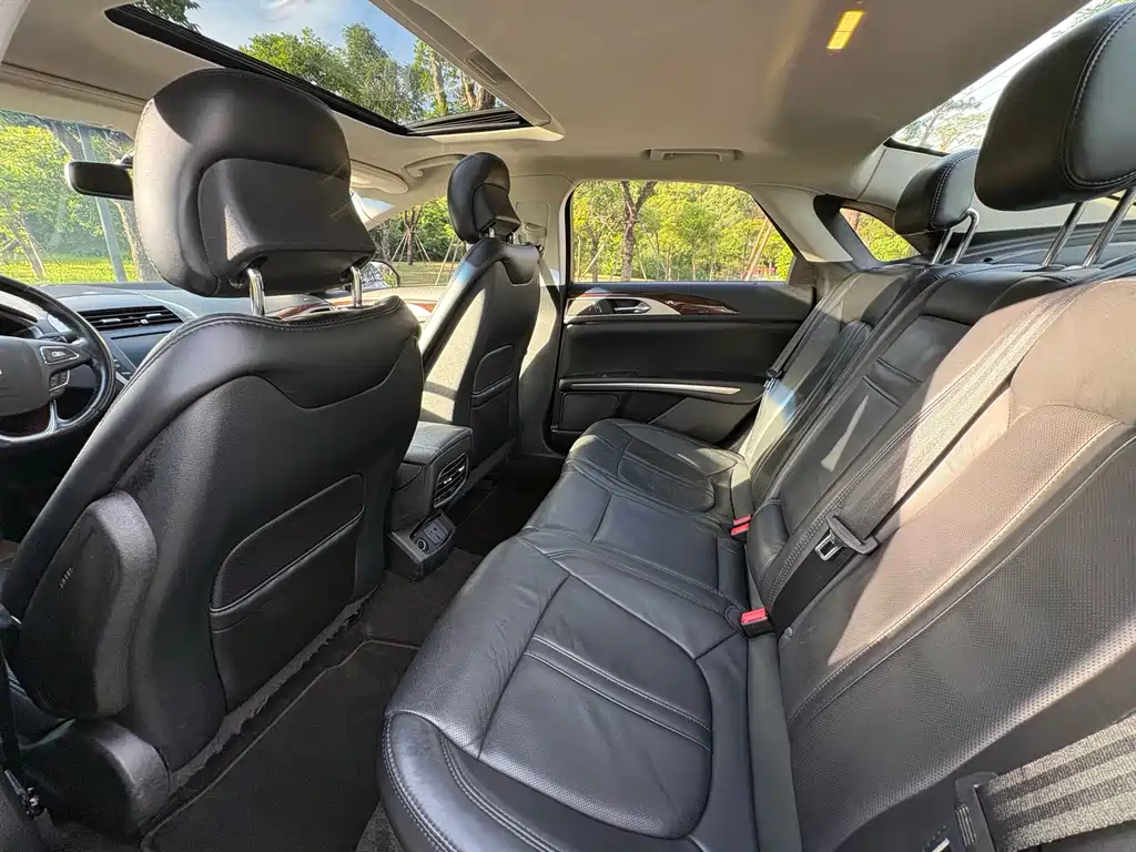 Lincoln MKZ — миниатюра 6