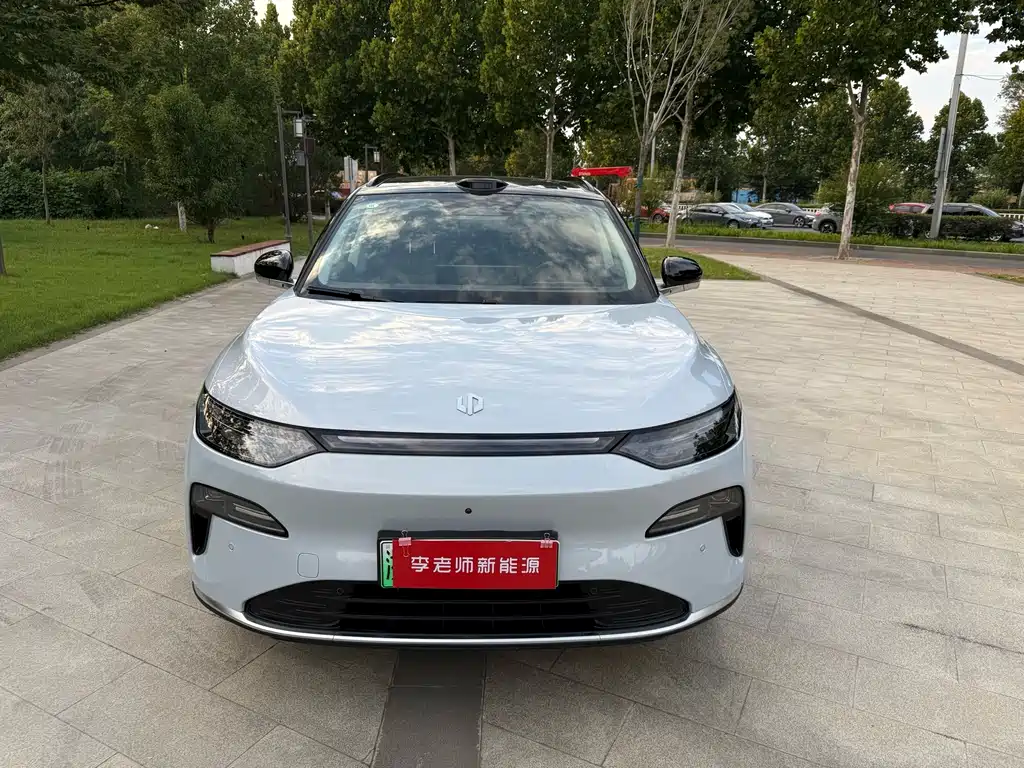 Leapmotor Leapmotor C11 — миниатюра 2