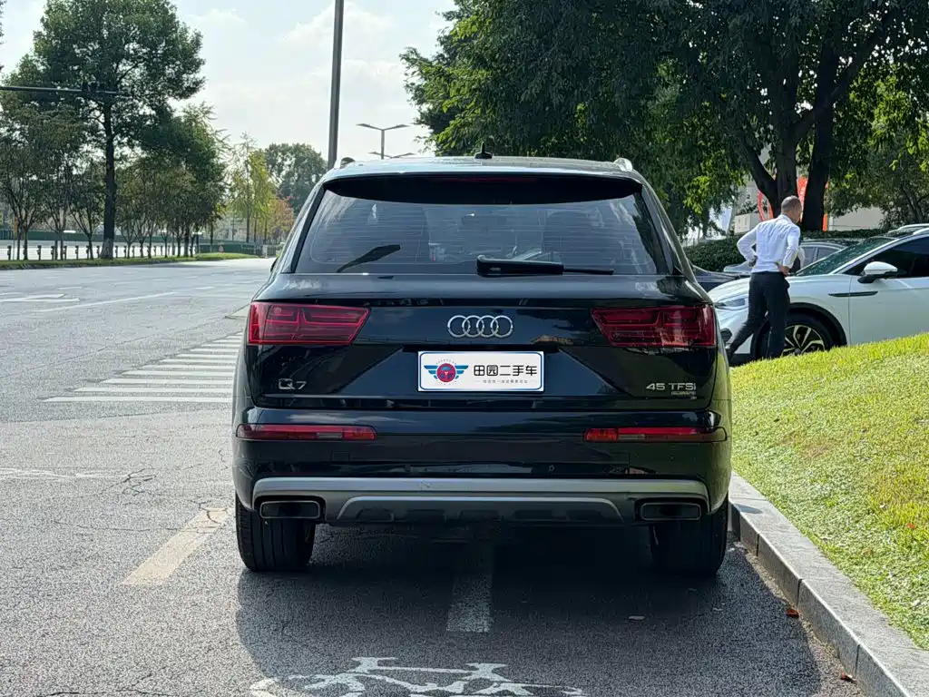 Audi Q7 — миниатюра 5
