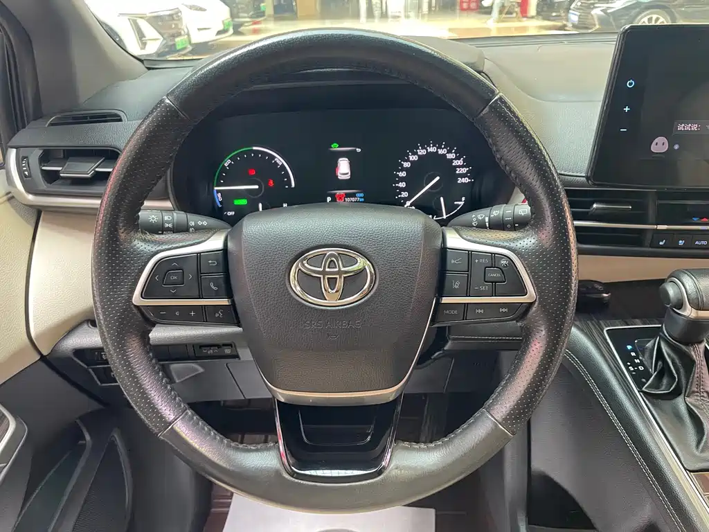 Toyota Sienna — миниатюра 11