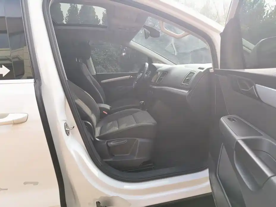 Volkswagen Sharan — миниатюра 25