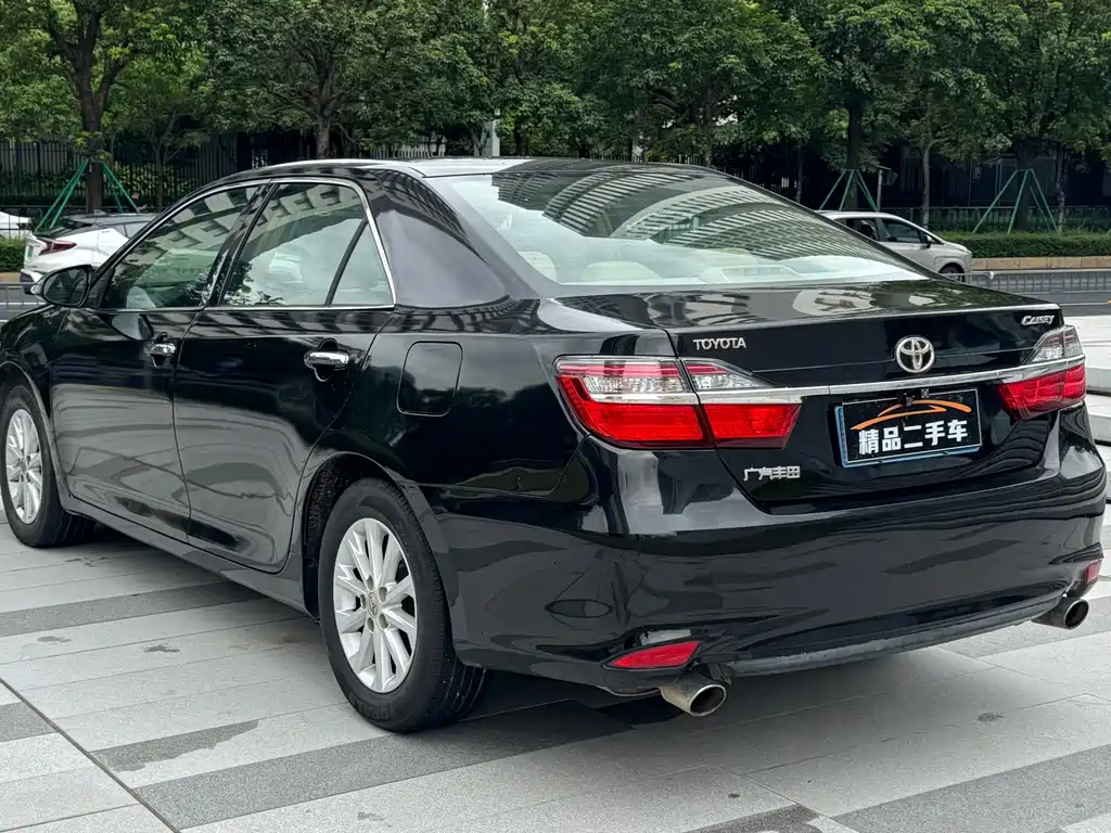 Toyota Camry — миниатюра 19