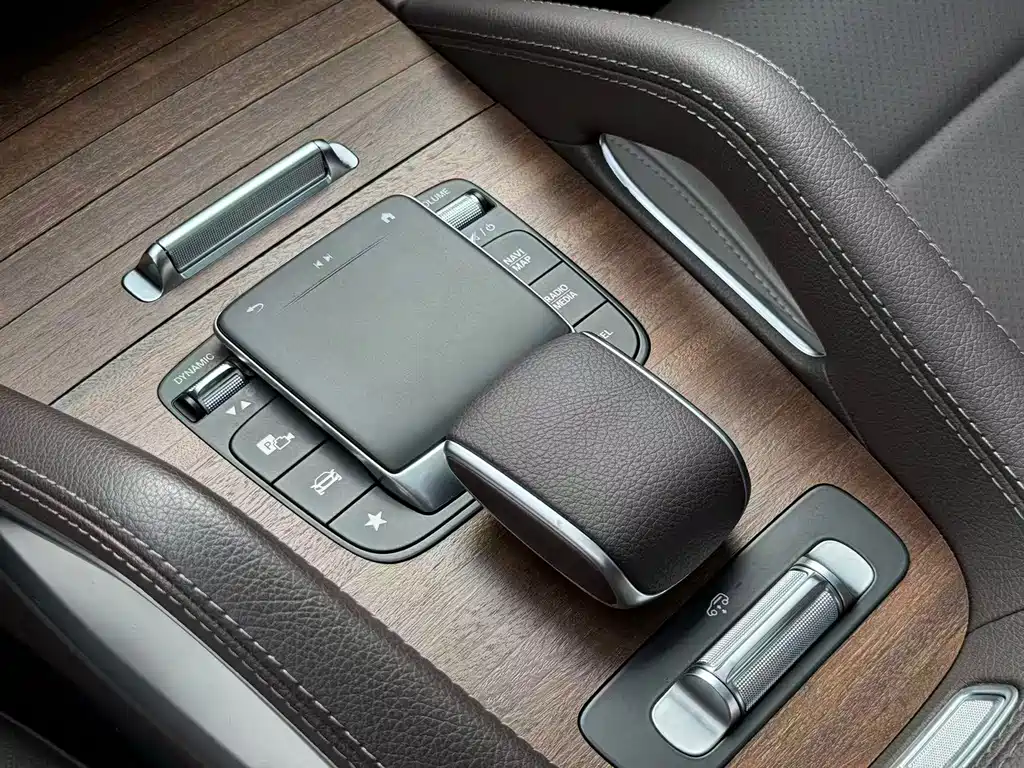 Mercedes-Benz GLE New Energy — миниатюра 9