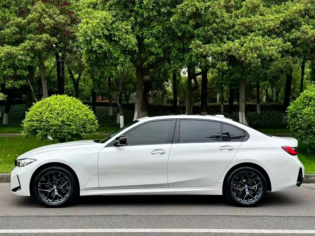 BMW 3 Series — миниатюра 3