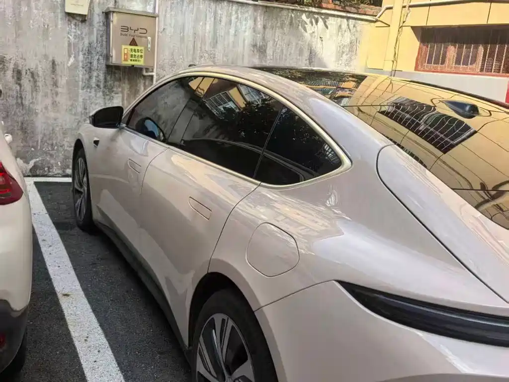 NIO ET5 — миниатюра 3