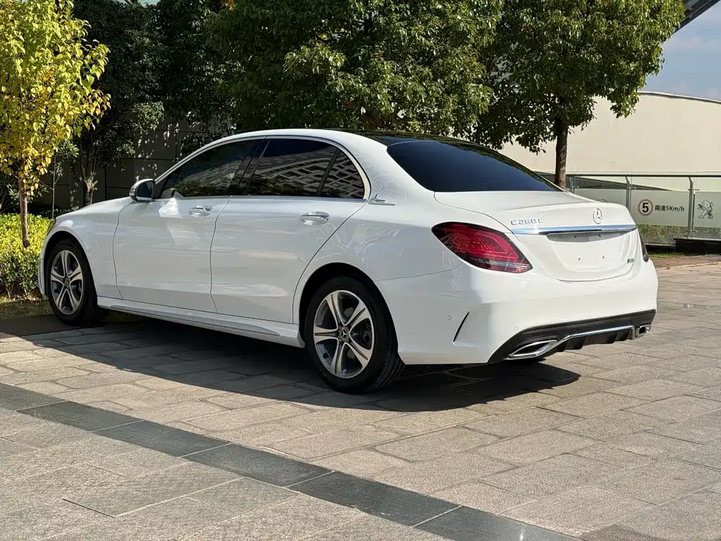 Mercedes-Benz C-Class — миниатюра 7