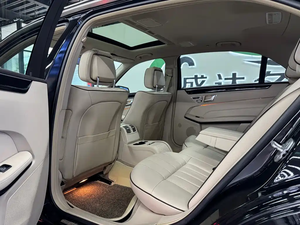 Mercedes-Benz E-Class — миниатюра 8