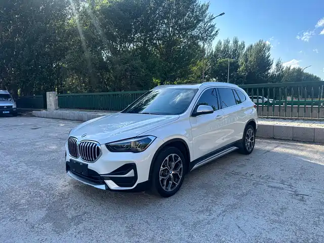 BMW X1 — фото 1