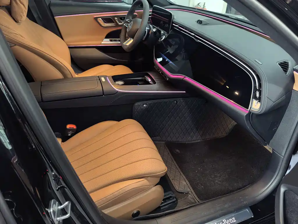 Mercedes-Benz E-Class — миниатюра 12