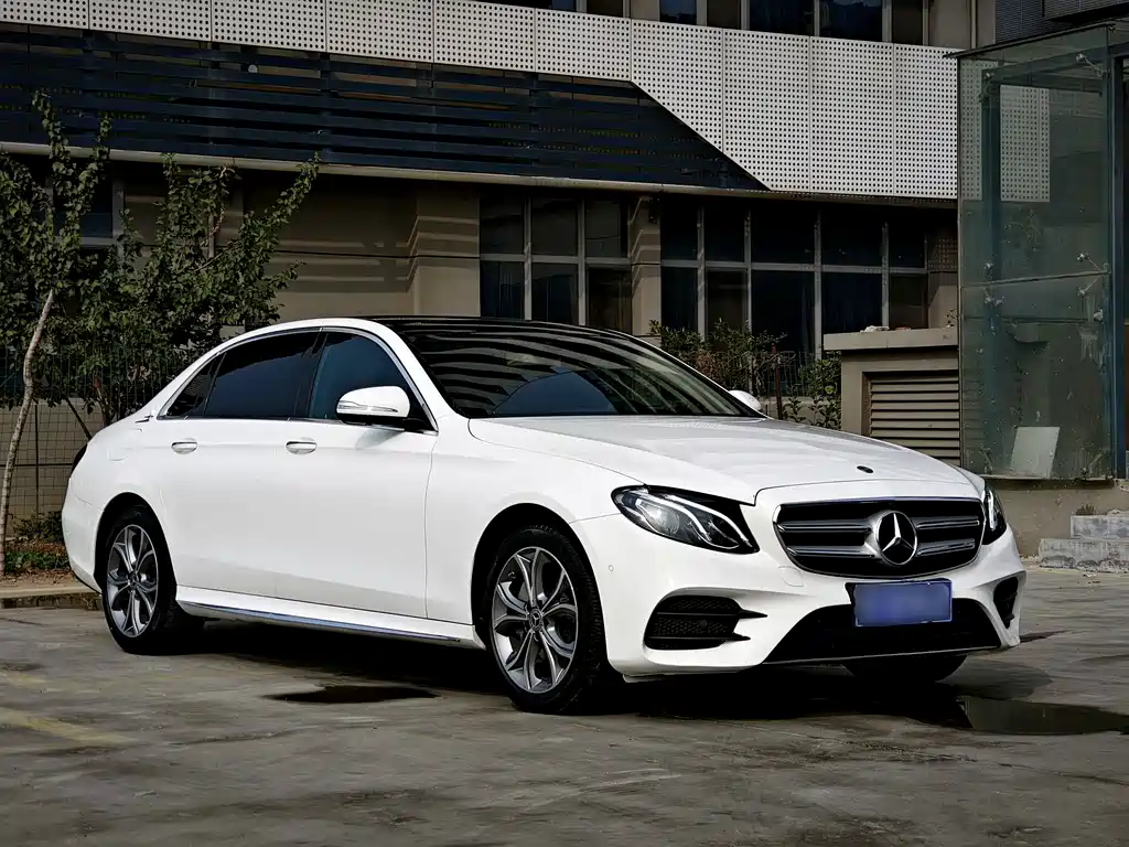Mercedes-Benz E-Class — миниатюра 3