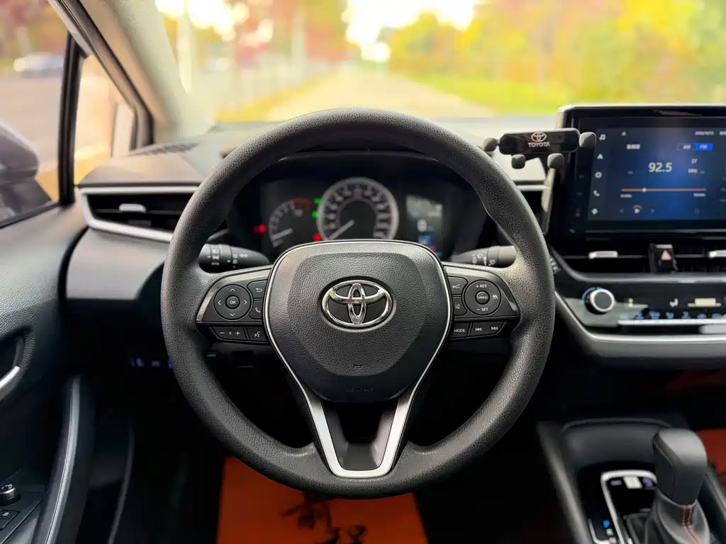 Toyota Corolla — миниатюра 11