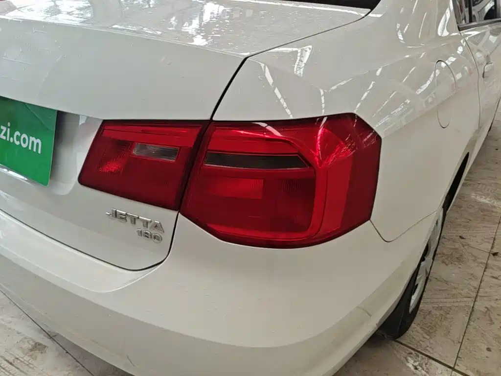 Volkswagen Jetta — миниатюра 8
