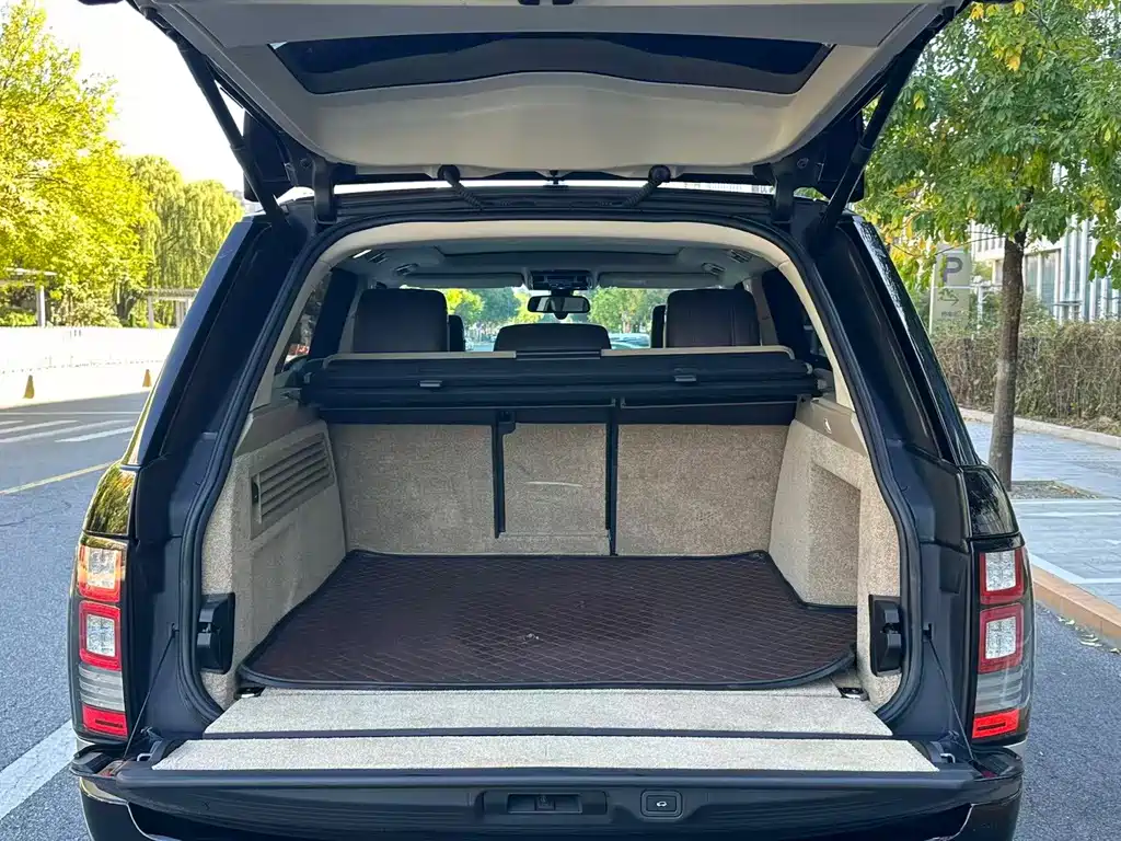 Land Rover Range Rover — миниатюра 8