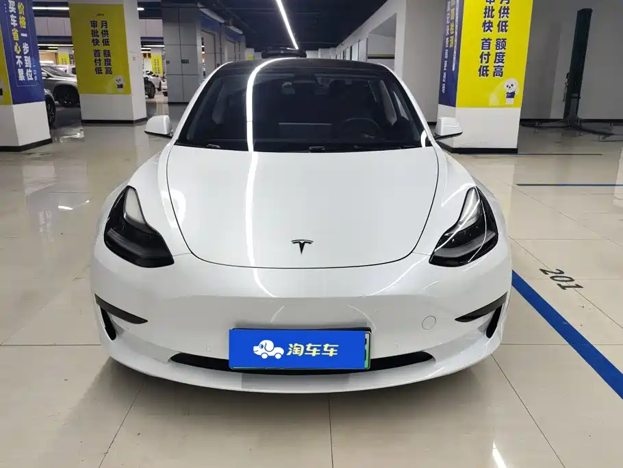 Tesla Model 3 — миниатюра 2