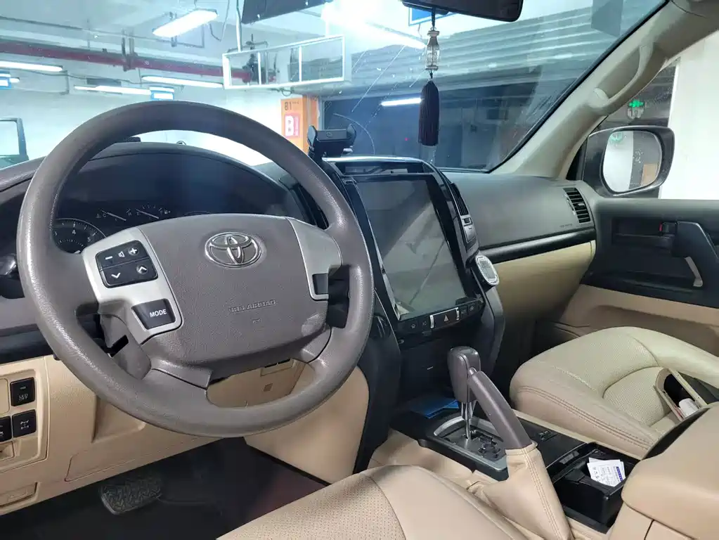 Toyota Land Cruiser — миниатюра 4