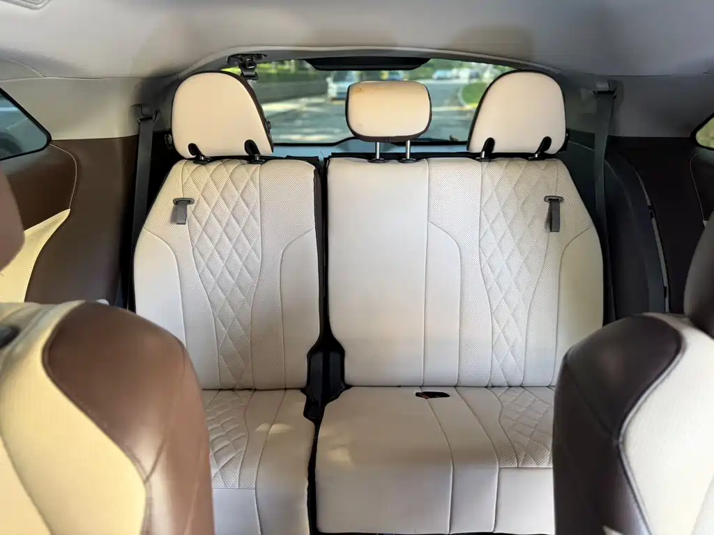 Toyota Sienna — миниатюра 6