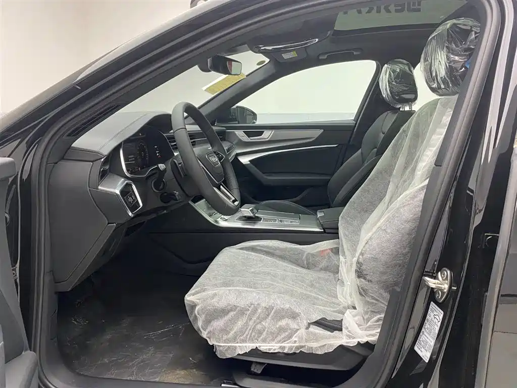 Audi A6L 2025 40 TFSI Luxury