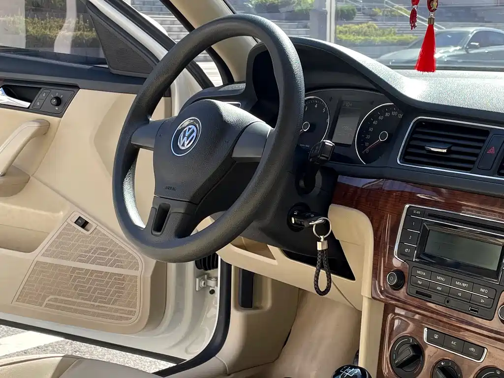 Volkswagen Lavida — миниатюра 10