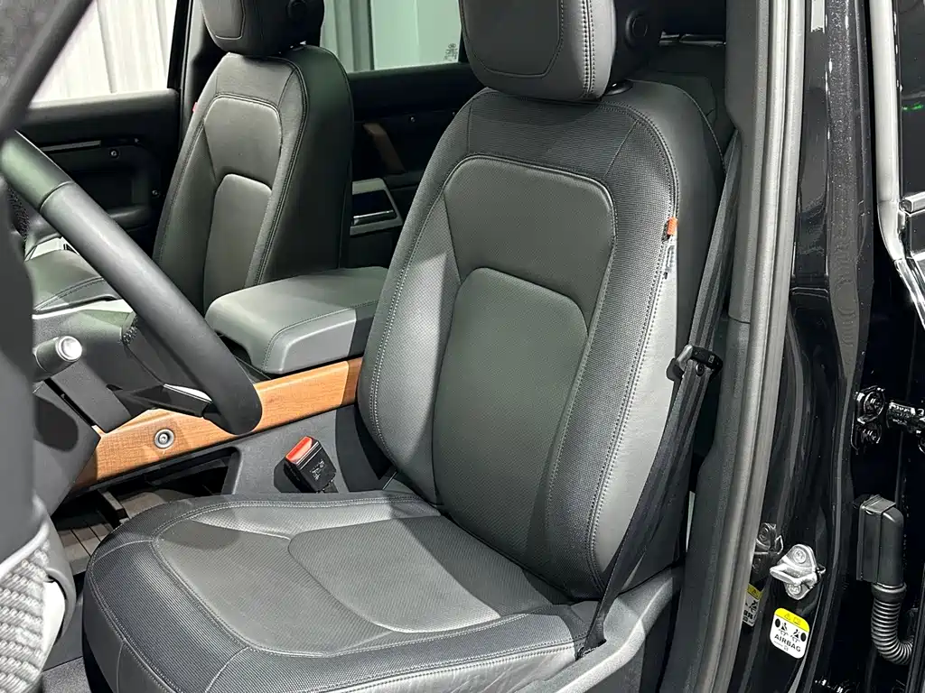 Land Rover Defender — миниатюра 19