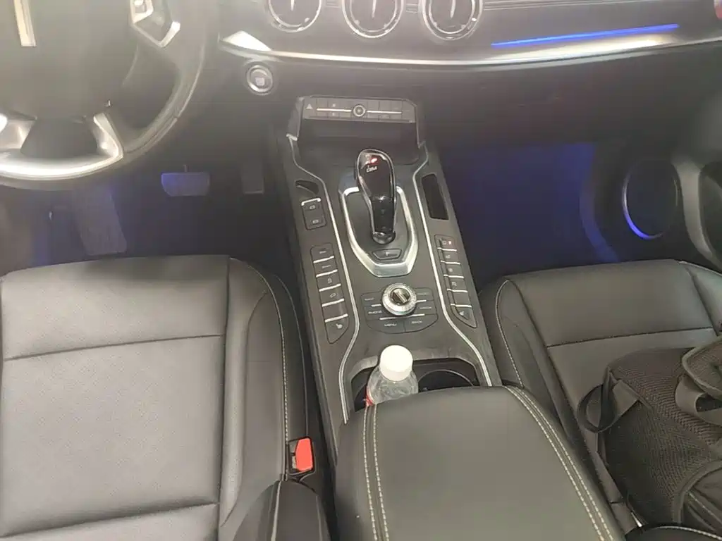 Wey Wey VV6 — миниатюра 14