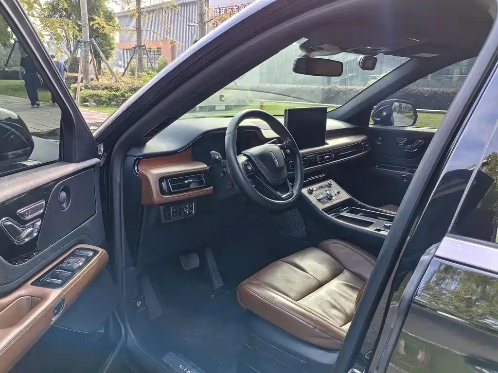 Lincoln Aviator — миниатюра 16