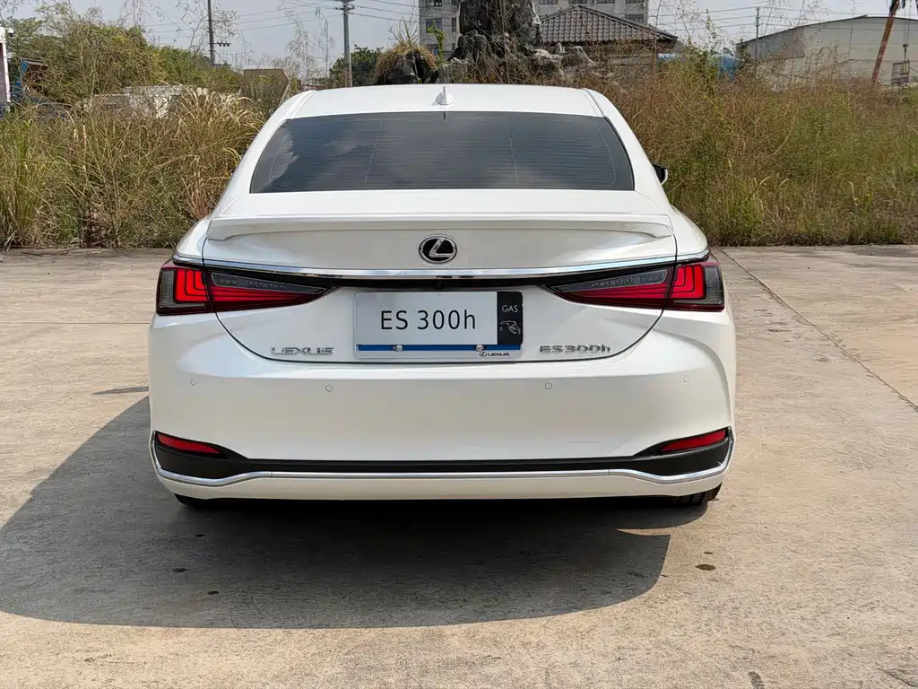 Lexus ES — миниатюра 17