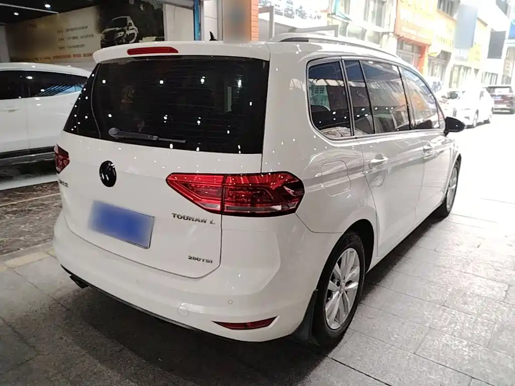Volkswagen Touran — миниатюра 7