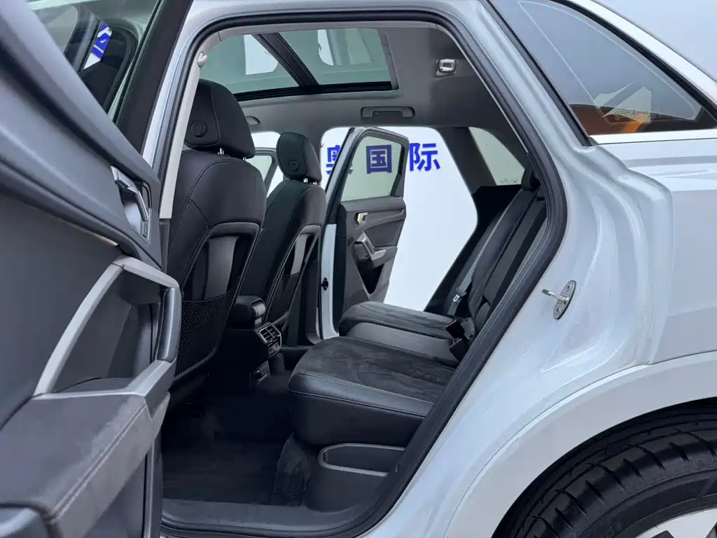 Audi Q3 — миниатюра 12