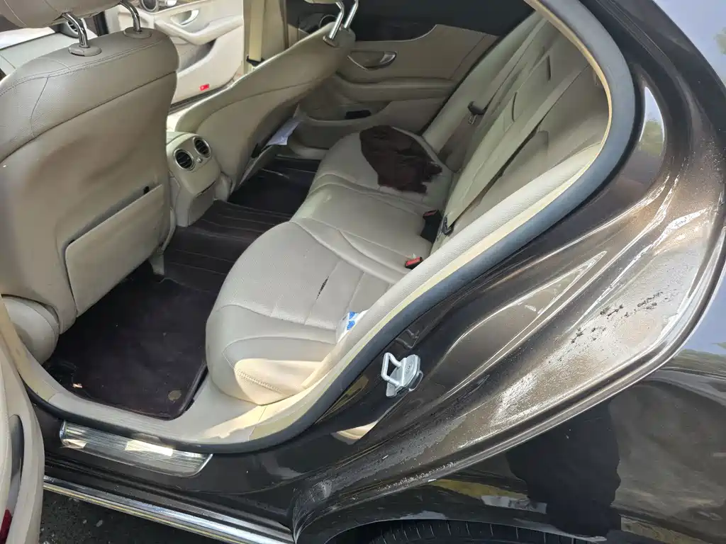 Mercedes-Benz C-Class — миниатюра 12