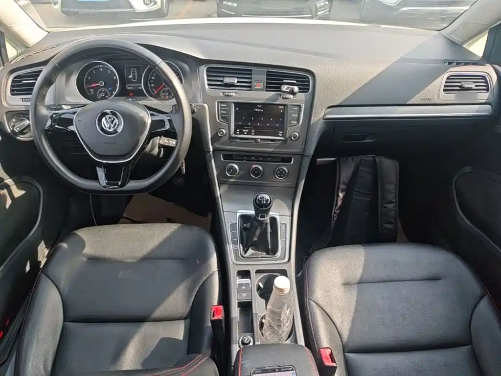 Volkswagen Golf — миниатюра 10