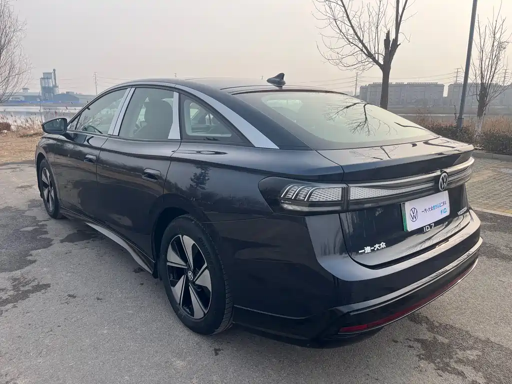 VOLKSWAGEN ID.7 VIZZION