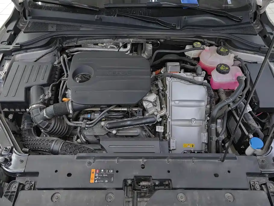Roewe M7 DMH — миниатюра 10