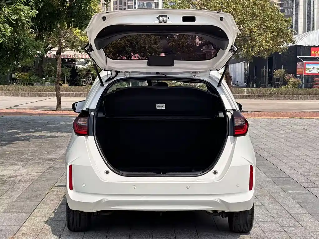 Honda Fit — миниатюра 15