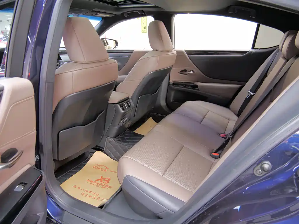 Lexus ES — миниатюра 19