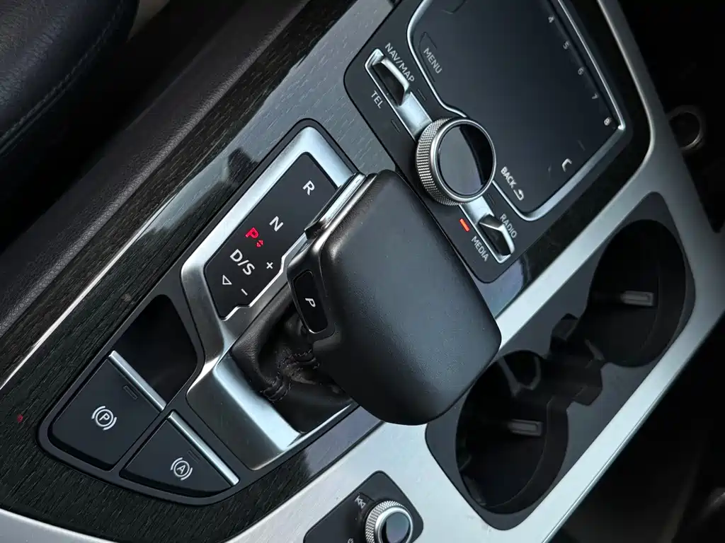 Audi Q7 — миниатюра 11